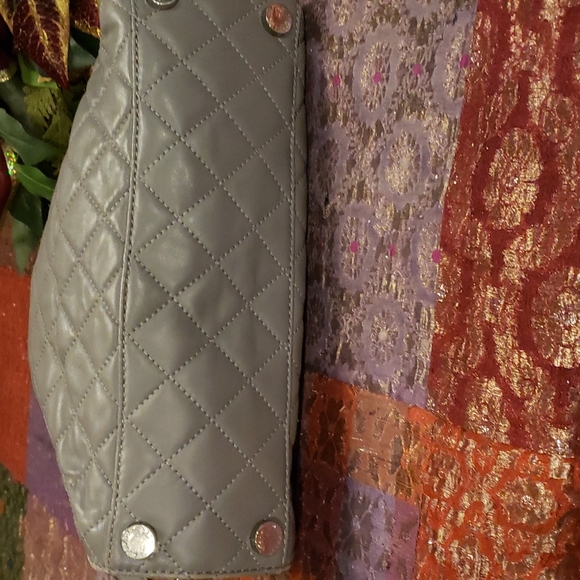 Handbag - Picture 2 of 6